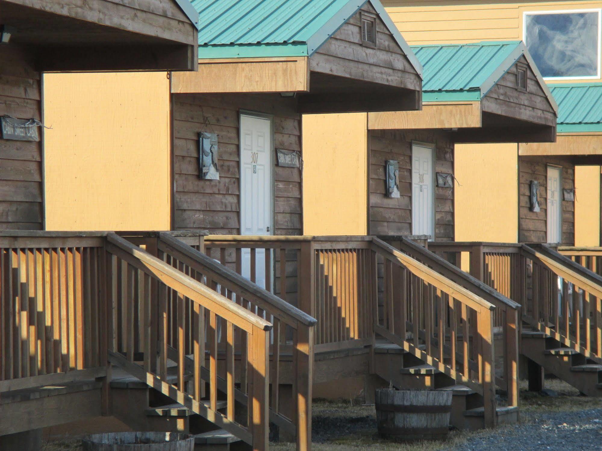 Totem Hotel And Suites Valdez Exteriör bild