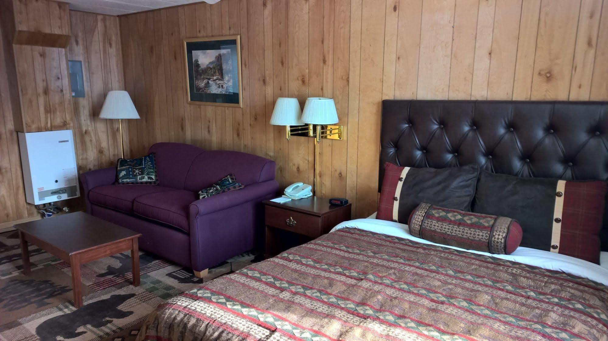 Totem Hotel And Suites Valdez Exteriör bild